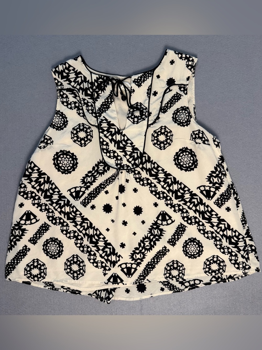 Anthropologie Black & White Geometric Tie-Neck Tank US 10